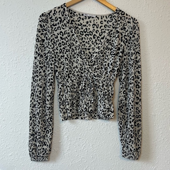Zara Leopard Print Wrap Front V-Neck Pleated Top S - Picture 3 of 7